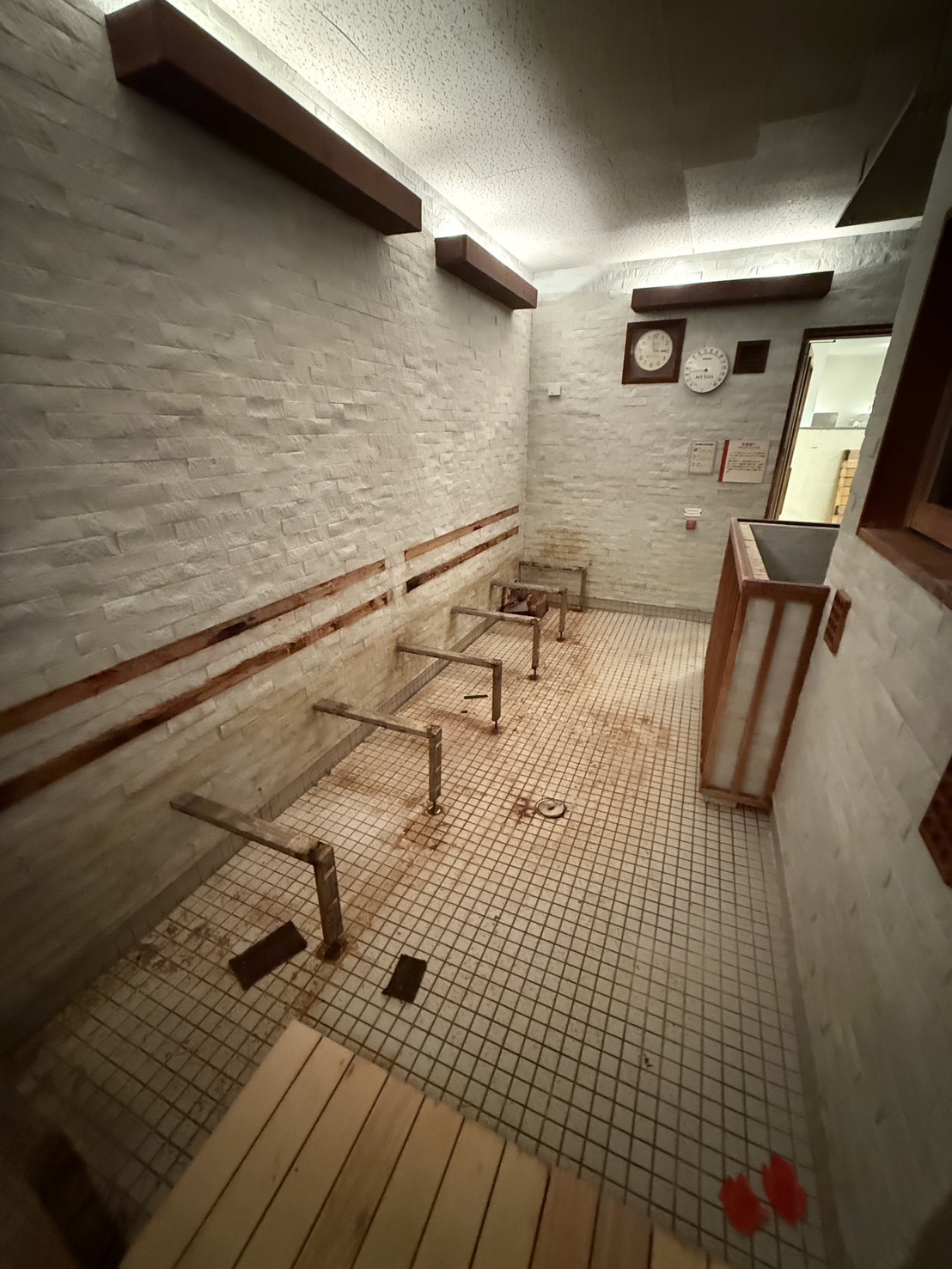 スポーツクラブのサウナ室修繕工事