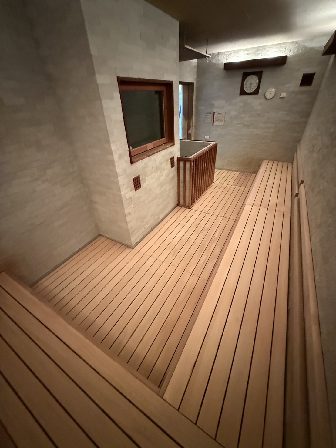 スポーツクラブのサウナ室修繕工事